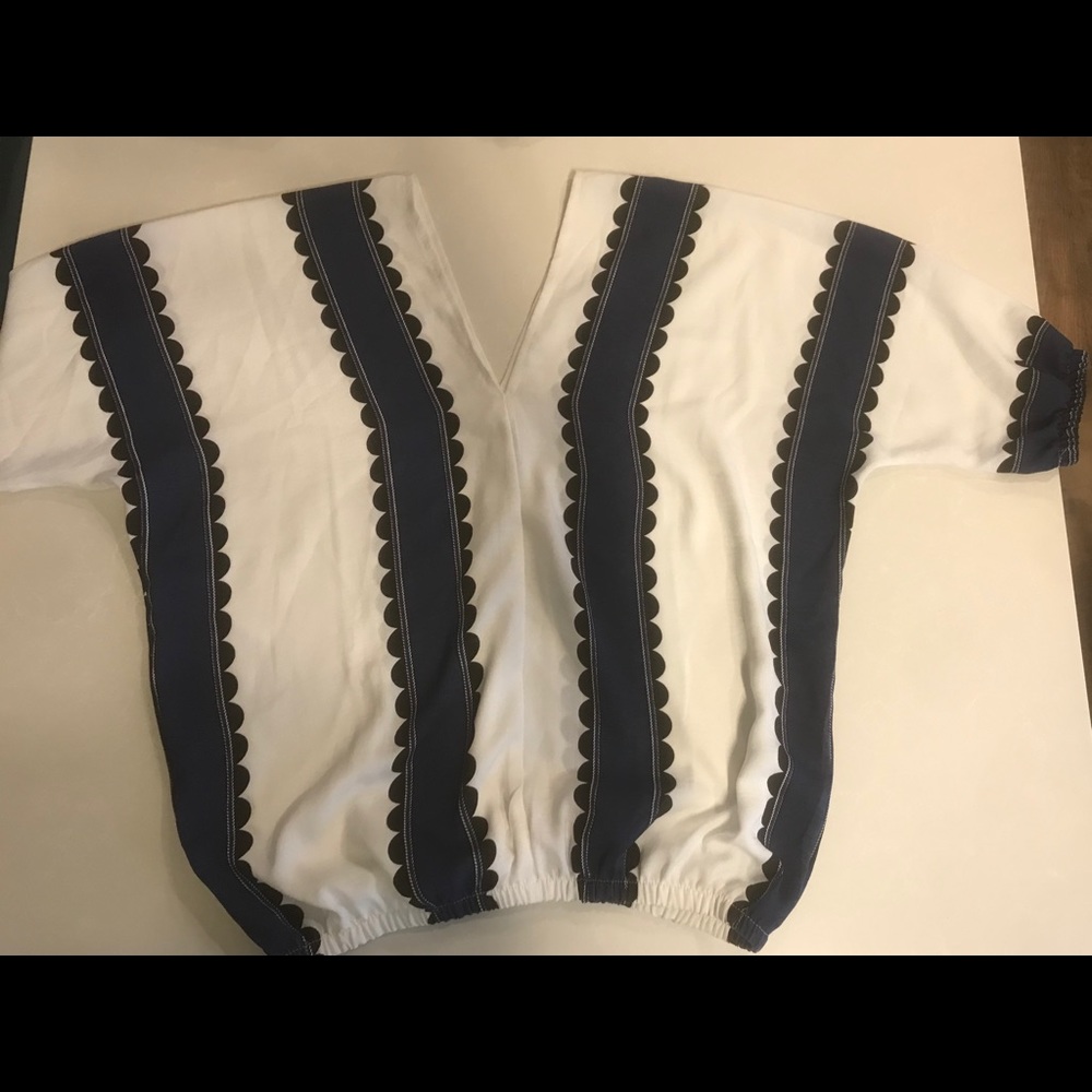 Blue and white balloon top!